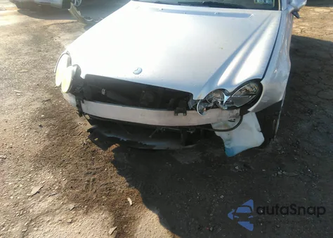 2005 Mercedes-Benz Clk 320 from USA, damaged, VIN WDBTK65G65T051927